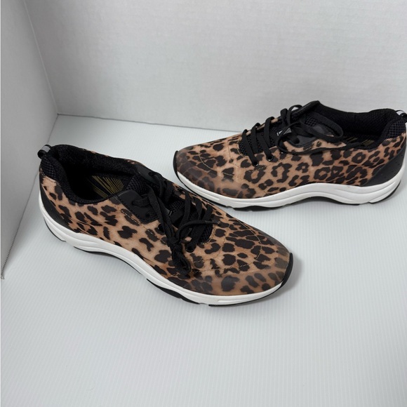 VIONIC Sneakers Low Top 335 Tourney 1st Ray Technology Cheetah Print 11 - Picture 6 of 10